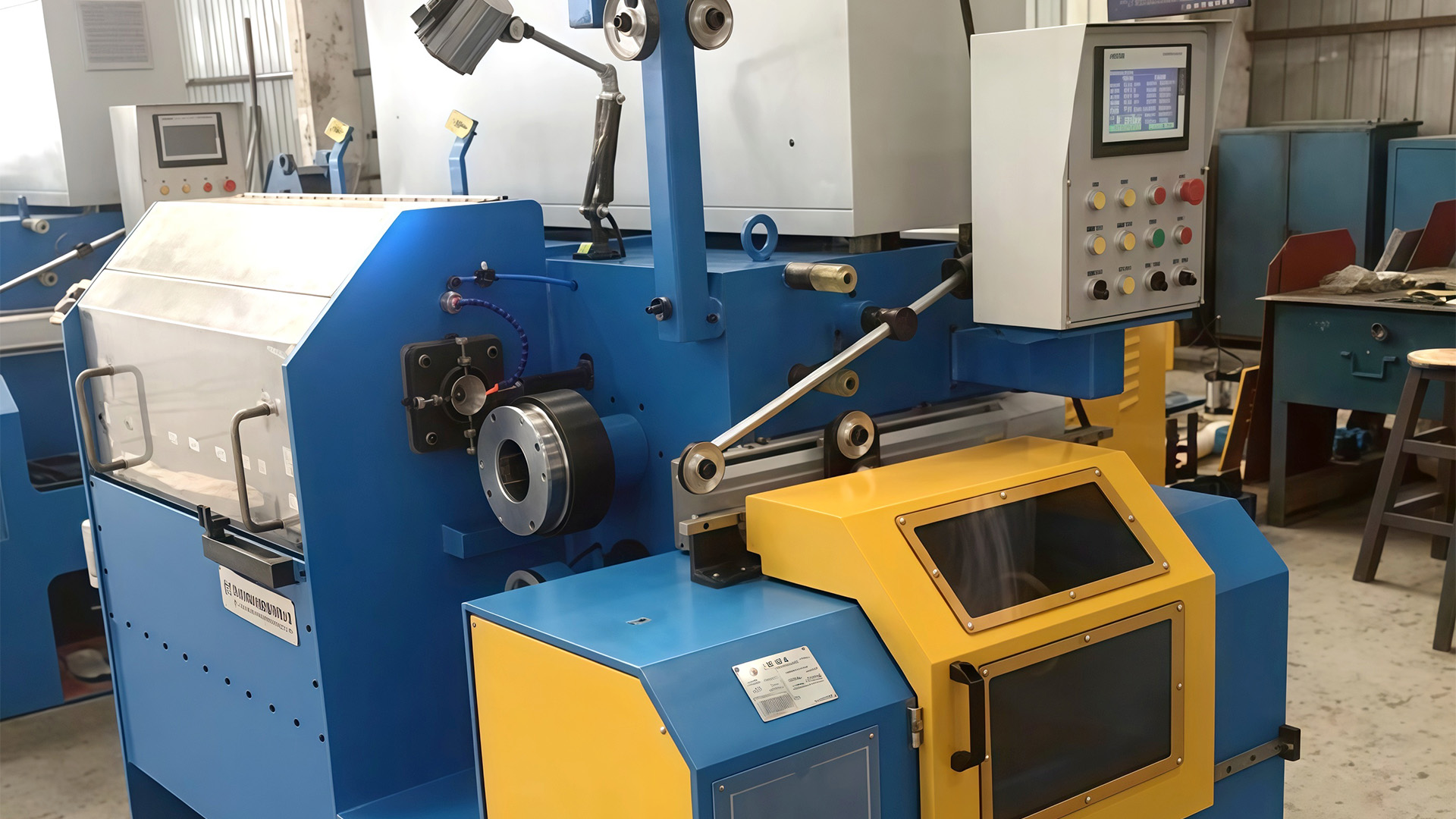 Comprensione della meccanica e della funzionalità di una macchina da disegno in filo: come trasforma il metallo grezzo in filo fine