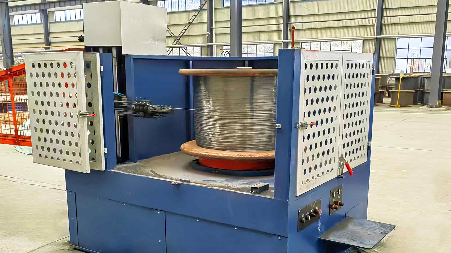 Dal filo di rame al cablaggio automobilistico: più applicazioni della macchina per il prelievo del filo