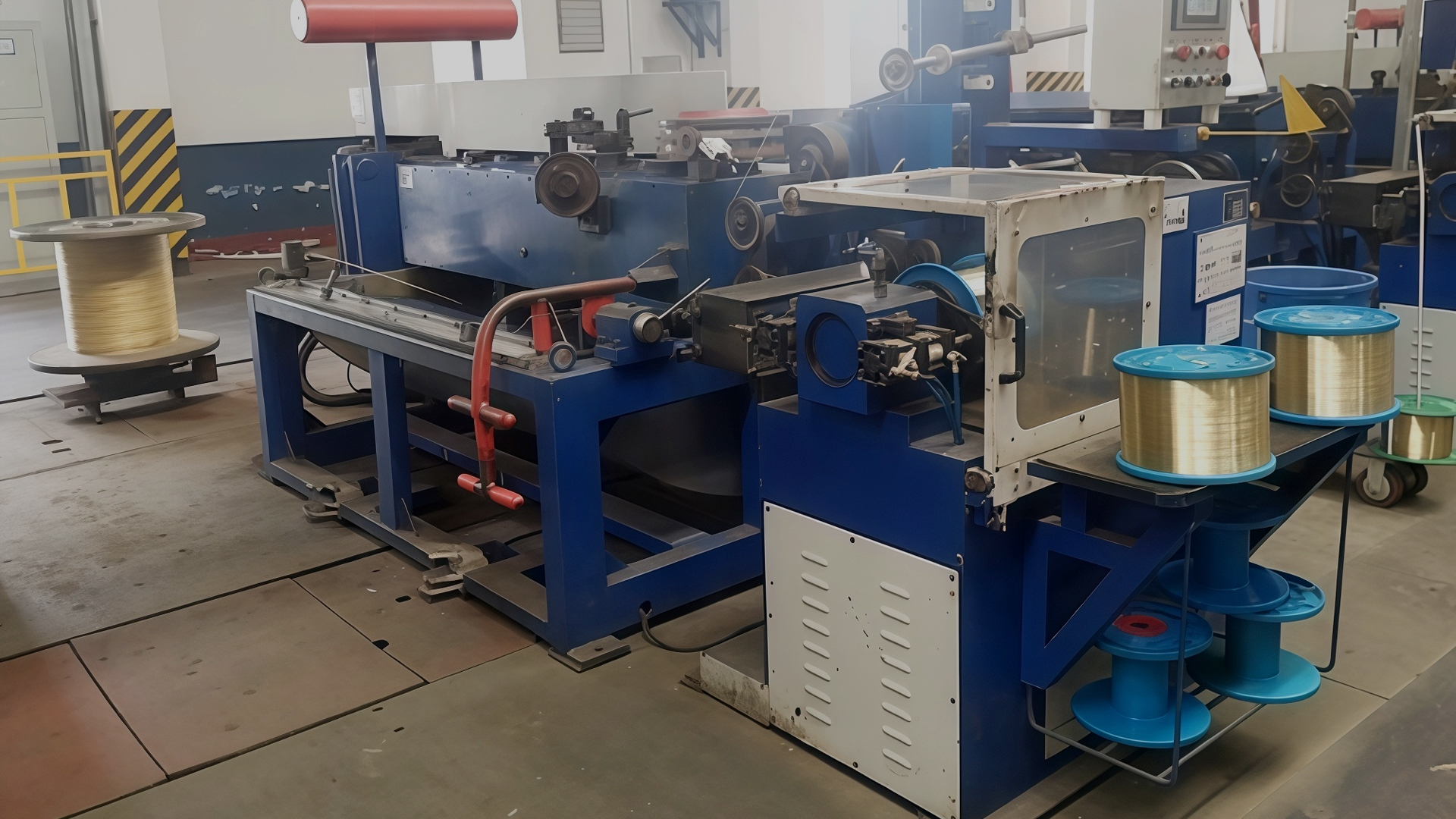 Che tipo di sistema di raffreddamento utilizza la trafilatrice per le operazioni ad alta velocità?